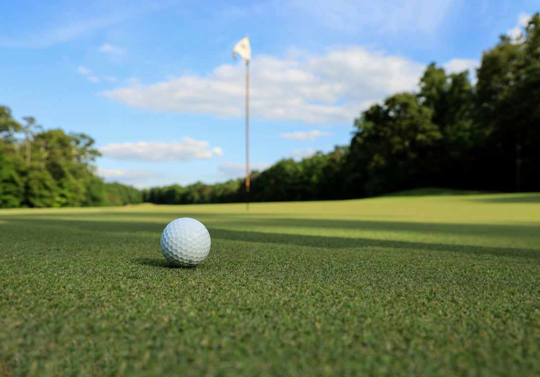 Warum hat ein Golfball Dellen?