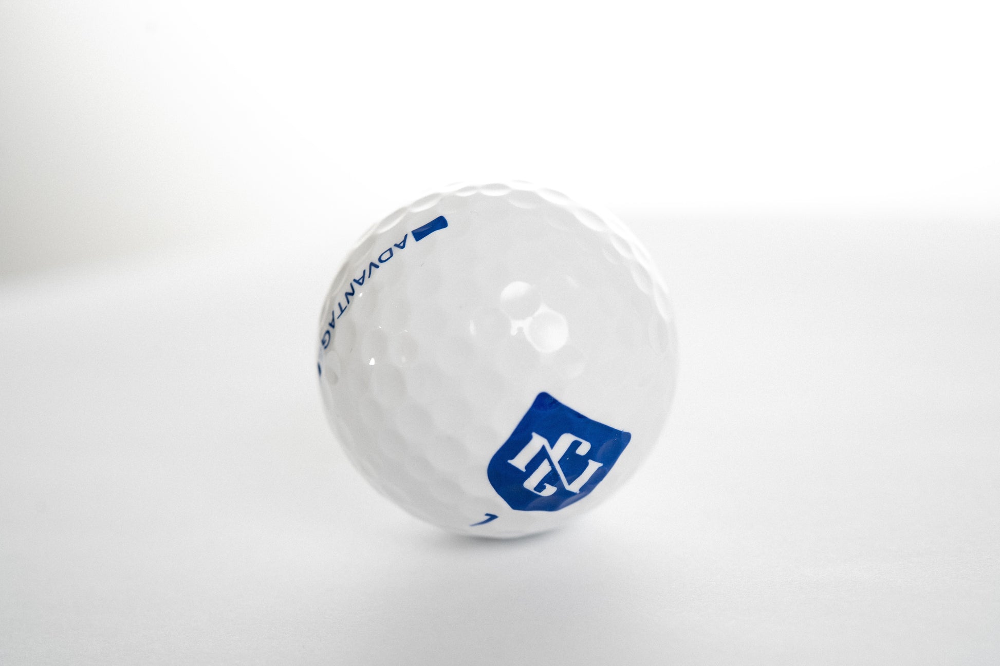 Noble Advantage Golf Ball (1 Dozen)