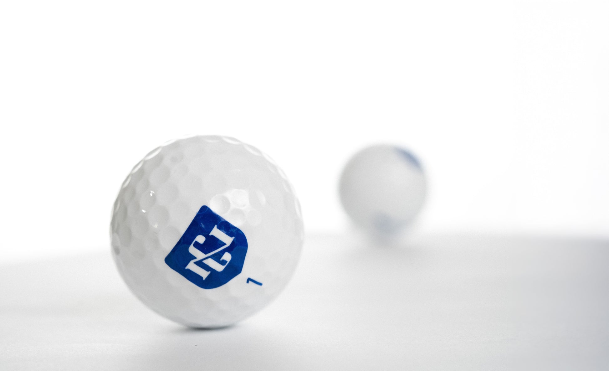 Noble Advantage Golf Ball (1 Dozen)